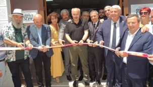 Tarihi Kemeraltı Esnaf Derneği, yeni binasına taşındı