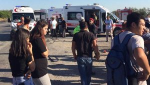 Tarım işçilerini taşıyan minibüs devrildi: 21 yaralı