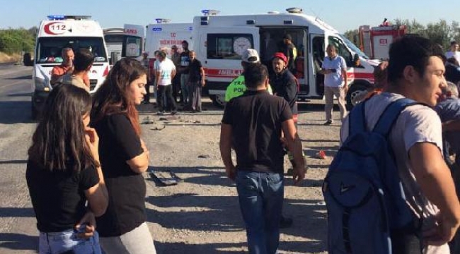 Tarım işçilerini taşıyan minibüs devrildi: 21 yaralı