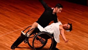 Tekerlekli sandalyede dansta İzmir başarısı