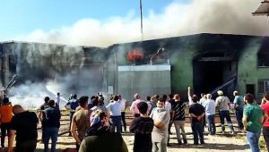 Uşak'ta tekstil fabrikasında yangın