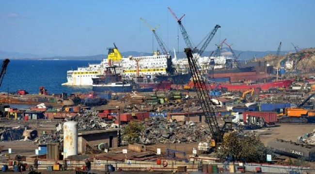 Vali Köşger: Gemi sökümü de Türkiye'de yeni yapılan bir iş değil