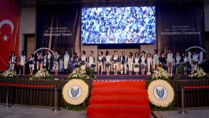 Yaşar Üniversitesi'nde mezuniyet heyecanı