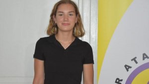 YKS'de AYT eşit ağırlık birincisi, İzmirli Selin oldu 