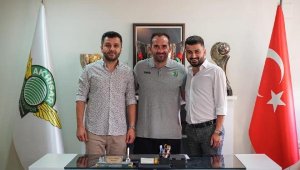 Akhisarspor'da Gekas gecikmeli döndü