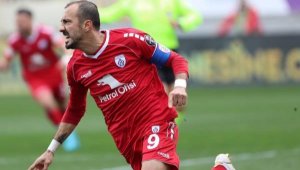 Altınordu'da 34'lük Ahmet İlhan'ın formu umutlandırdı