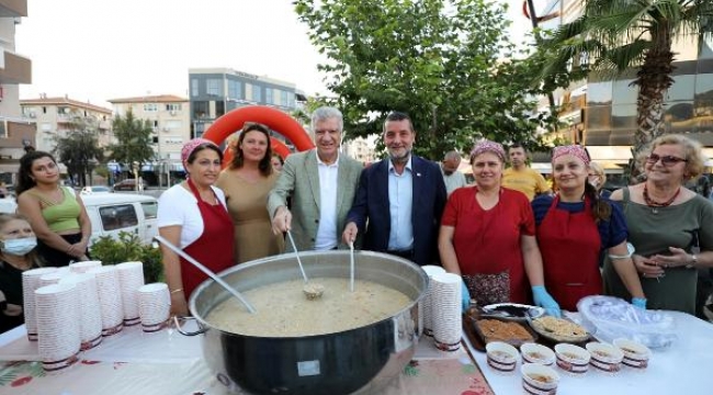 Aşure kazanları Narlıdere'de kaynadı