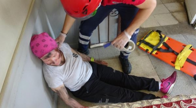 Aydın'da, kentsel alan yangını tatbikatında yaralılar helikopterle kurtarıldı