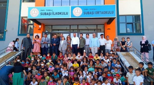 Bakan Yardımcısı Aşkar, İzmir'de öğrencilerle bir araya geldi