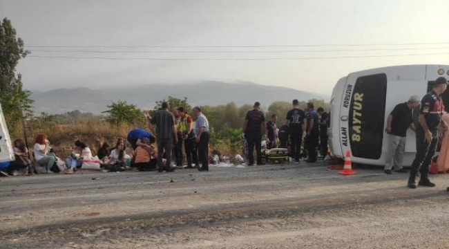Balıkesir'de düğün dönüşü kaza: 3'ü ağır 17 yaralı