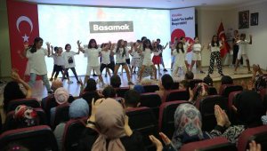 Basamak yaz okullarına renkli kapanış