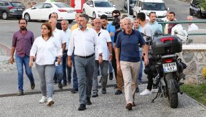 Başkan Sandal, mahalleleri ziyarette: Bayraklı'yı güzelleştireceğiz