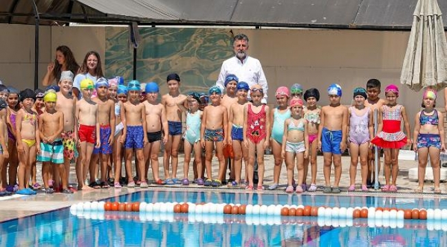 BAYRAKLI Belediyesi'nin yarı olimpik yüzme havuzuna yoğun ilgi