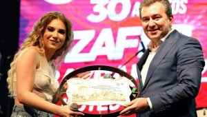 Bergama'da Zafer Yürüyüşü ve Ece Mumay konseriyle 30 Ağustos coşkusu