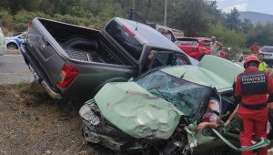 Bodrum'da otomobille kamyonet çarpıştı: 6 yaralı