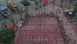 Bodrum'da toplu zeybek gösterisi dronla havadan görüntülendi