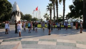 Bodrum'da yüzlerce kişi aynı anda zeybek ve harmandalı oynayacak