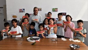 Bornova Yerel Tohum Bahçesi'nde atalık tohumlar çocuklardan