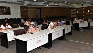 Bornova'da 11 bin 989 kişiden 3 bin 750'si işe yerleştirildi