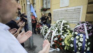 Bosna Hersek'te pazar yeri katliamının kurbanları törenle anıldı