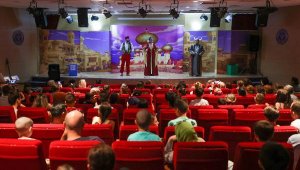 Bucalı çocuklar yaz tiyatrosunu sevdi