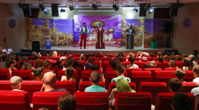 Bucalı çocuklar yaz tiyatrosunu sevdi