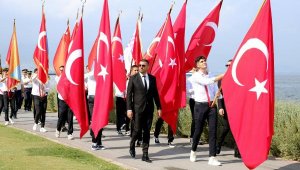 Büyük Zafer, 1922 öğrenci ve öğretmenle İzmir'de kutlandı