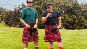 Cem Yılmaz etek giydi!