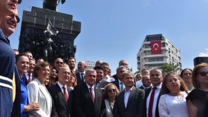 CHP'den İzmir'de '30 Ağustos' kutlaması