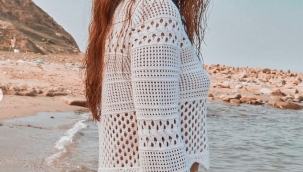 Damla Sönmez tatil pozlarıyla sosyal medyayı salladı