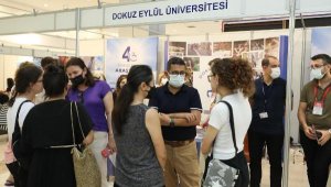 'DEÜ, tercih fuarlarının yıldızı oldu'
