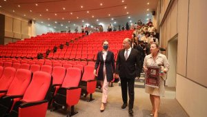 Dokuz Eylül Üniversitesi'nden kurucu rektör Ömer Yiğitbaşı'na vefa