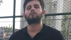 Duvara çarpan otomobilin sürücüsü öldü