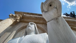 Düzce'de, asker heykelinin elindeki mızrak kayboldu