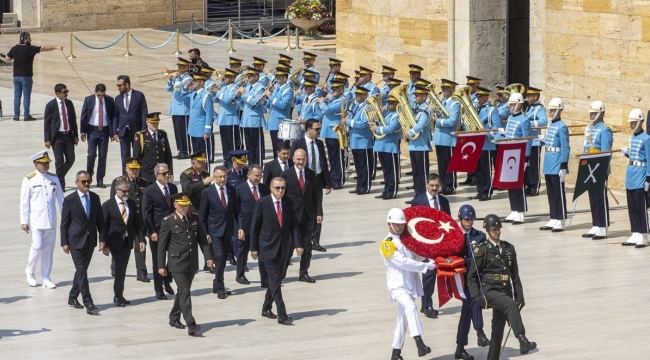 Genelkurmay başkanının görev süresi uzatıldı, 38 general-amiral emekli edildi