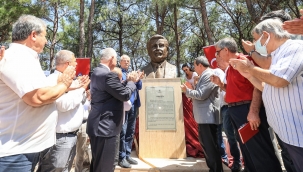 Gültepe eski Belediye Başkanının büstü Çınartepe'ye dikildi