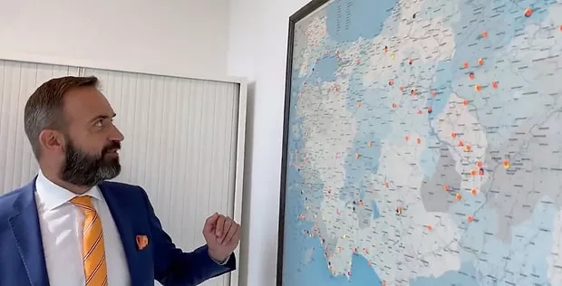 Hollandalı diplomat, 'İşte gidiyorum Çeşmi Siyahim" ile veda etti