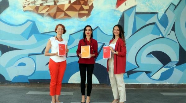 İzmir Ekonomi Üniversitesi, usta isimlerin hayatlarını kitap yaptı