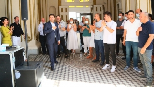 İzmir İl Sağlık Müdürü Öztop alkışlarla uğurlandı