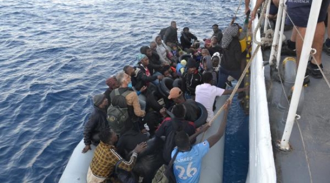 İzmir'de 138 kaçak sığınmacı kurtarıldı