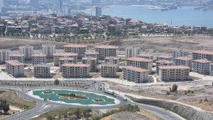 İzmir'de deprem konutları 10 güne teslim