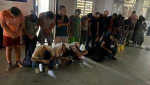 Kaçak göçmenleri 'Yunanistan'a geldiniz' diyerek Marmaris'e bıraktılar