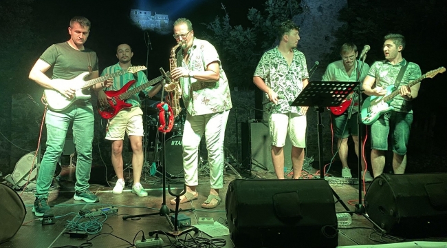 Kayaköy'de doktorlardan muhteşem konser