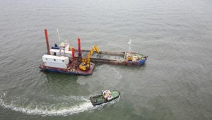 Kokuya karşı Bostanlı Deresi'nde dip tarama çalışmaları sürüyor