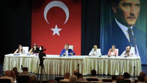 Konak Belediye Meclisi ek bütçeye ve araç alımına onay verdi