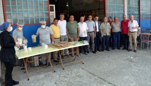 Manisa Ticaret ve Sanayi Odası bin kişiye aşure dağıttı