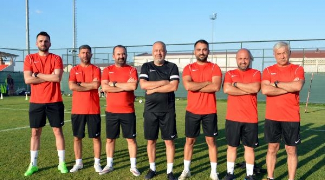 Menemen FK dümene Özden Töraydın'ı getirdi