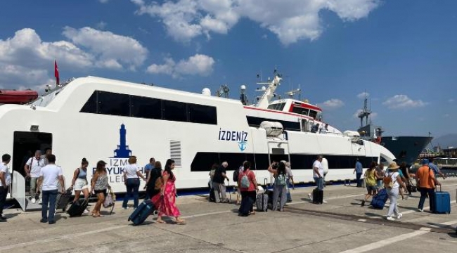 Midillili turistler hafta sonu için İzmir'i seçti