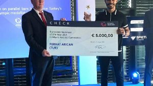 Milli cimnastikçi Ferhat Arıcan'a büyük onur