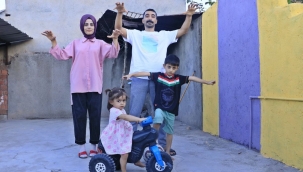 Oğlu Kuaresma, eşi Talisca, kendisi Ghezzal